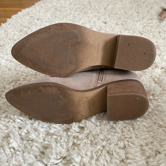 ❌SOLD❌ NINE WEST Low Ankle Boots - Picture 3 of 7